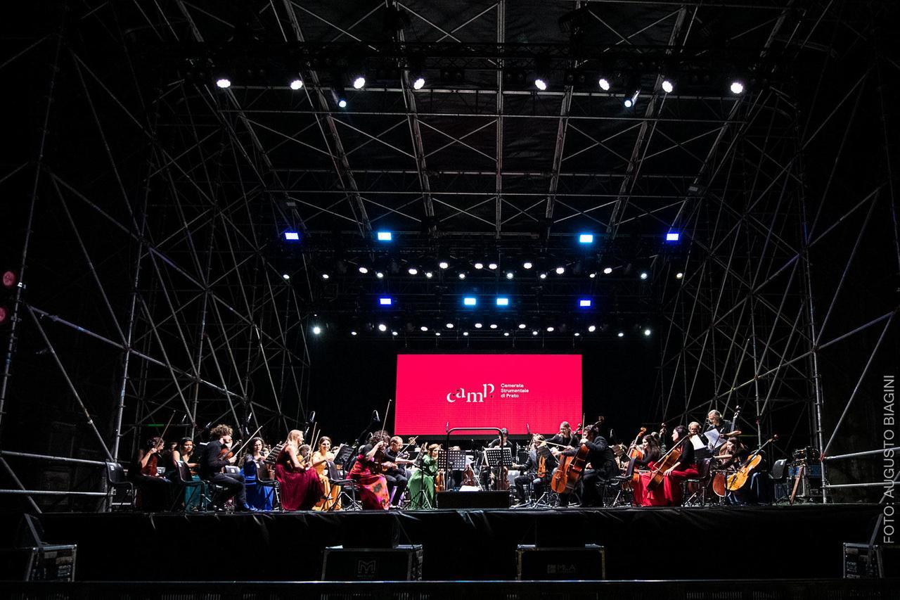 Prato, la pioggia spegne la musica della Camerata