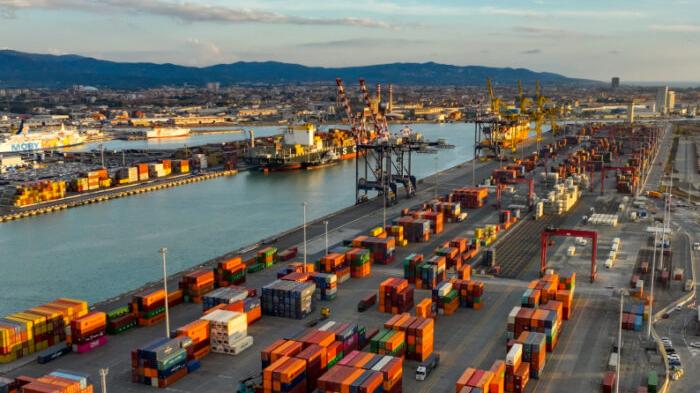Una veduta aerea della Darsena Toscana (foto d’archivio) 