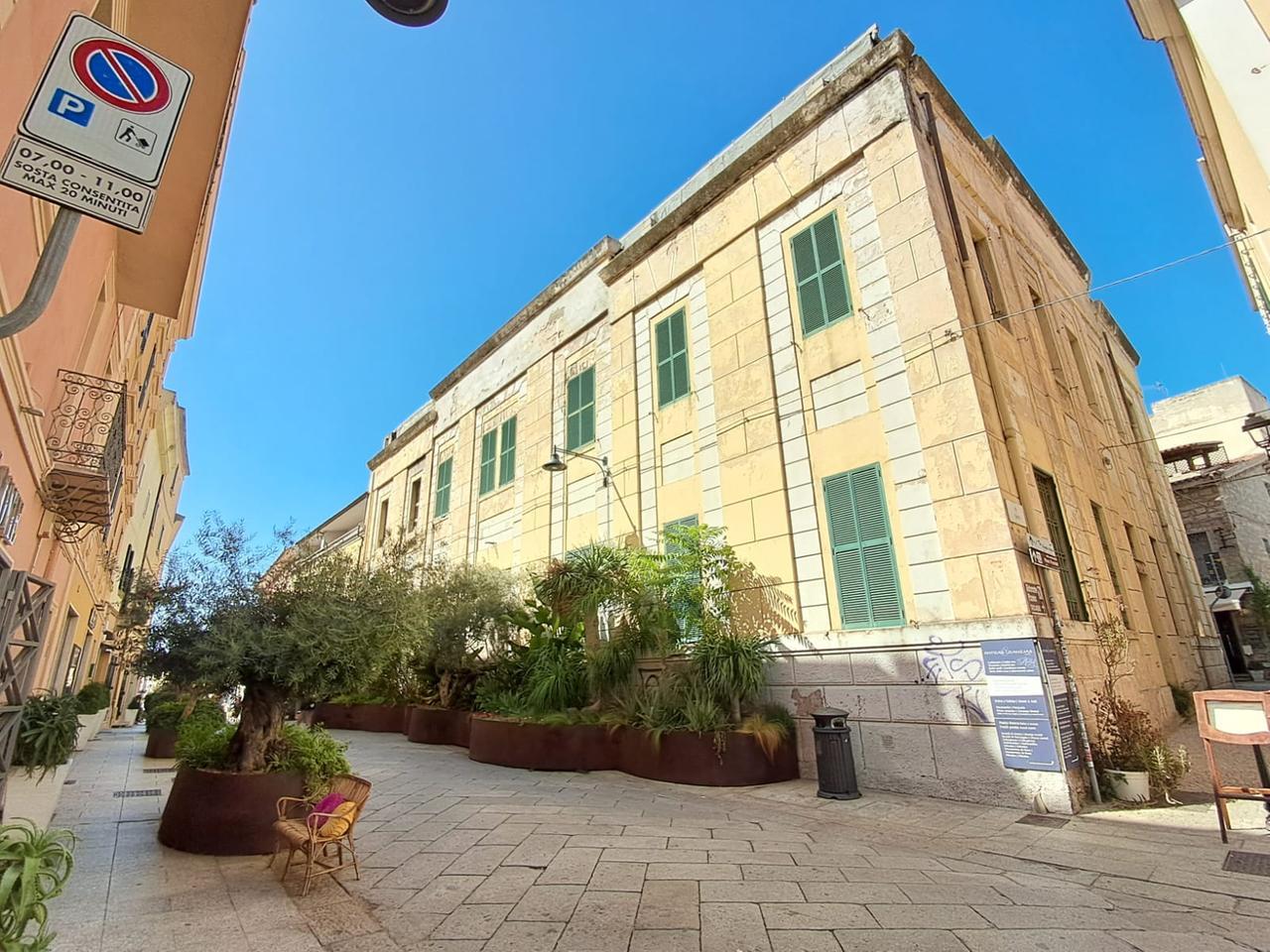 
	L'ex caserma della guardia di finanza lungo corso Umberto

