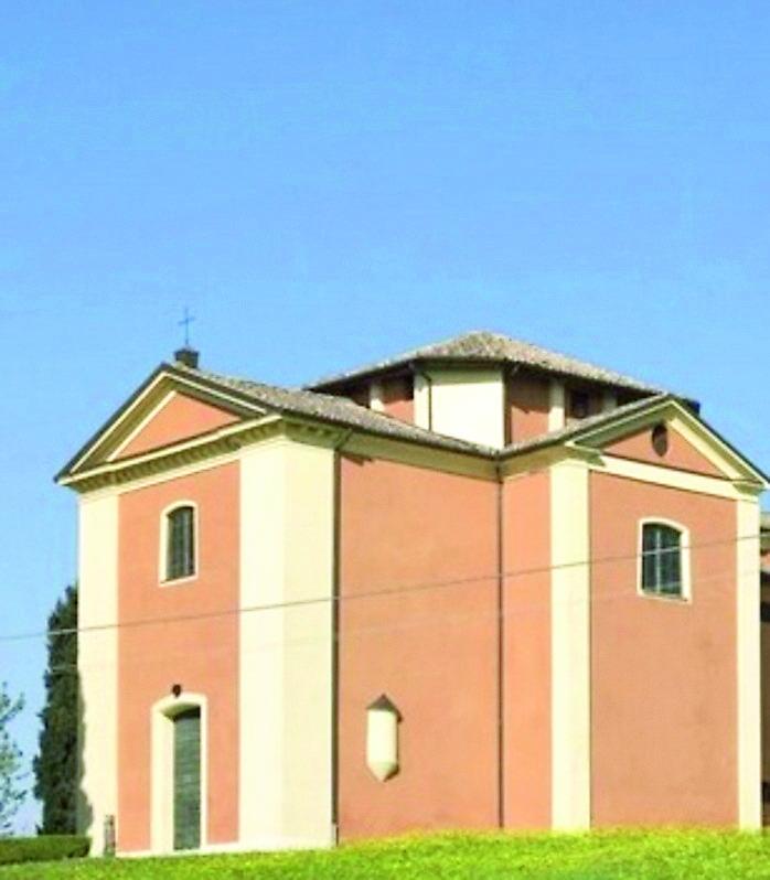 Viano, rubano le grondaie della chiesa di Regnano