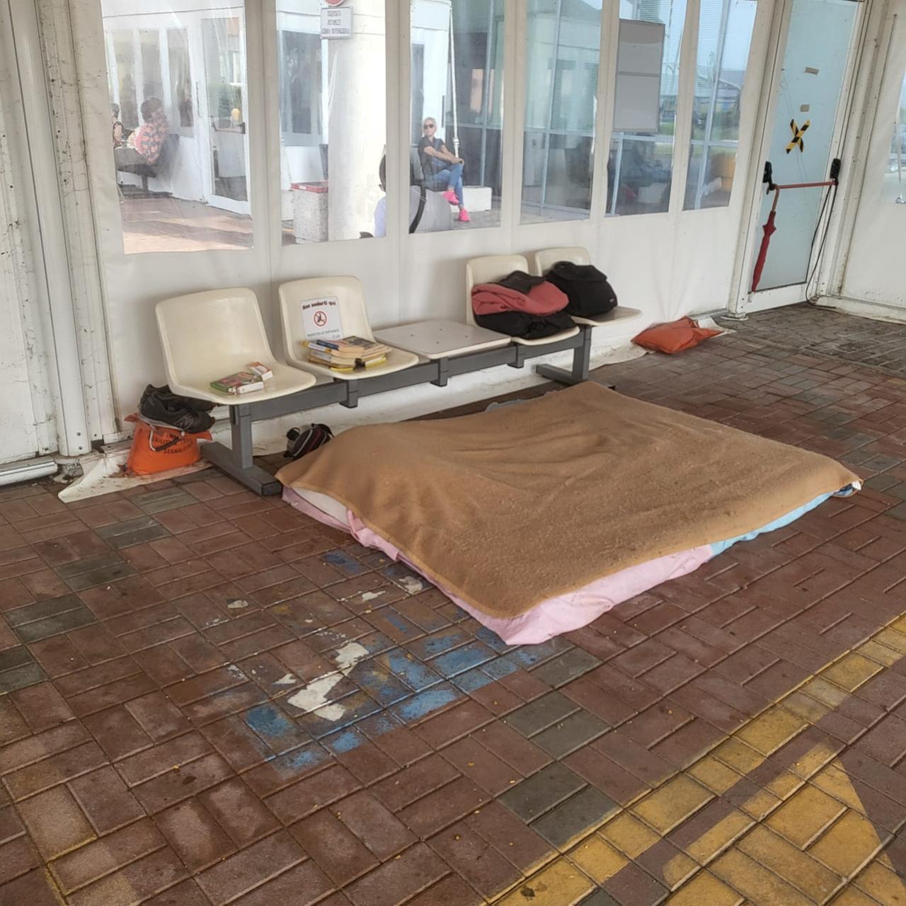 Cona, forse c’è una casa per la famiglia che vive nel gazebo dell’ospedale