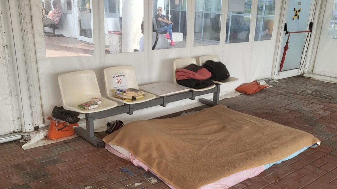 Cona, forse c’è una casa per la famiglia che vive nel gazebo dell’ospedale