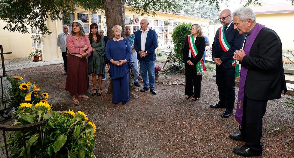 Caso Pavarotti, Mezzetti non ci sta: «Riderebbe di queste polemiche»