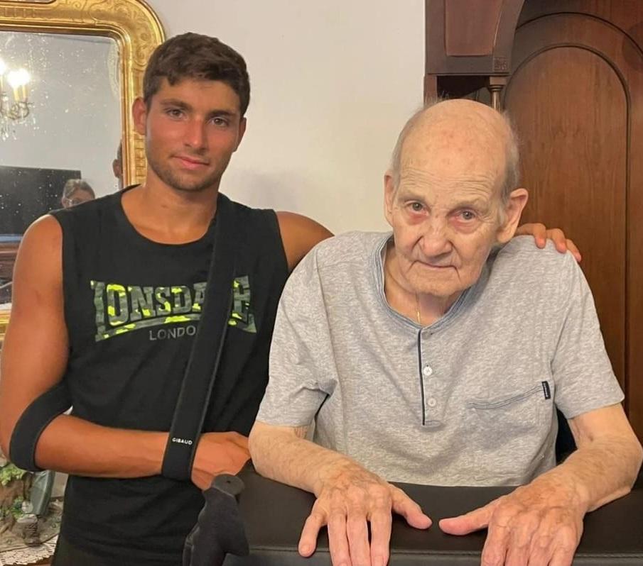 
	Gabriele Catta con nonno Gino Mascia

