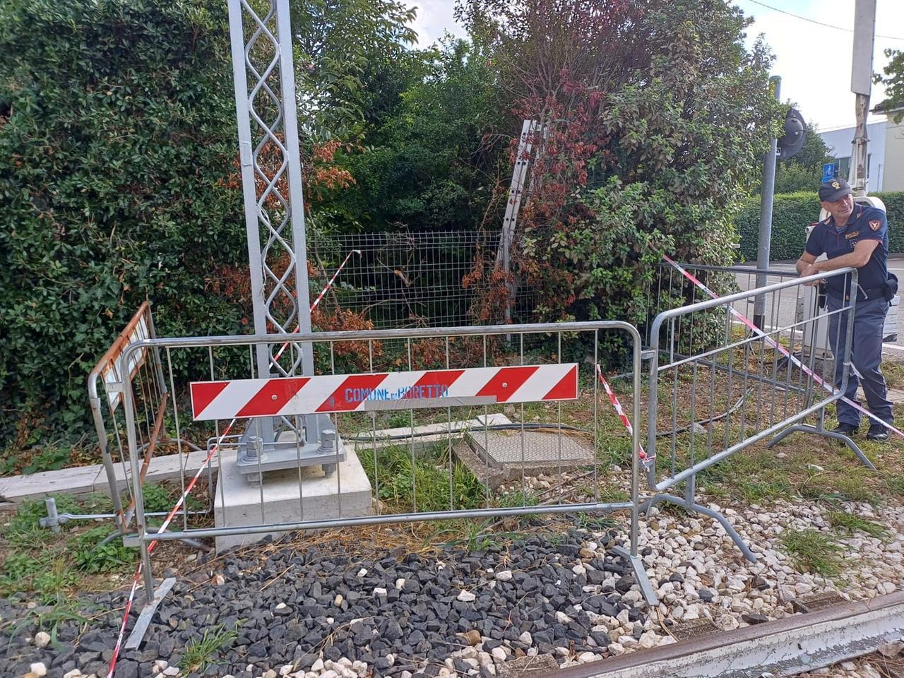 Boretto: durante i lavori sulla linea ferroviaria salta fuori una bomba