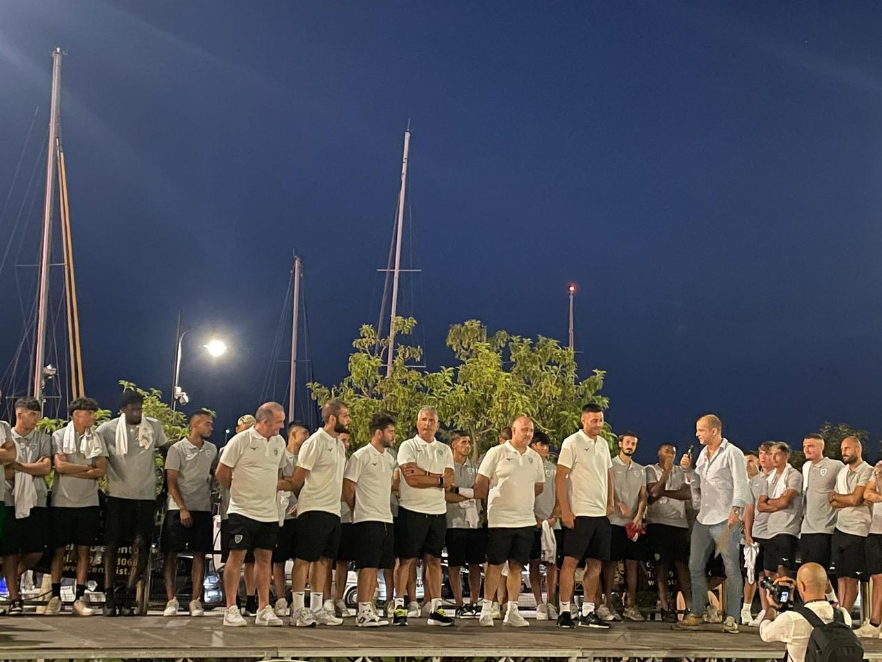 Calcio, festa in piazza per la nuova Olbia: «Torneremo in alto»