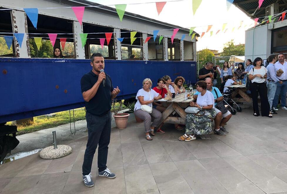 Finale, il treno dei Rulli Frulli pronto a partire: diventerà un ristorante