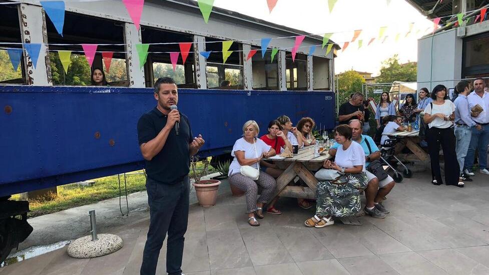 Finale, il treno dei Rulli Frulli pronto a partire: diventerà un ristorante