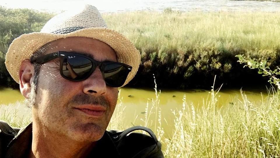 Luca Carboni nel 2017 in salina a Comacchio