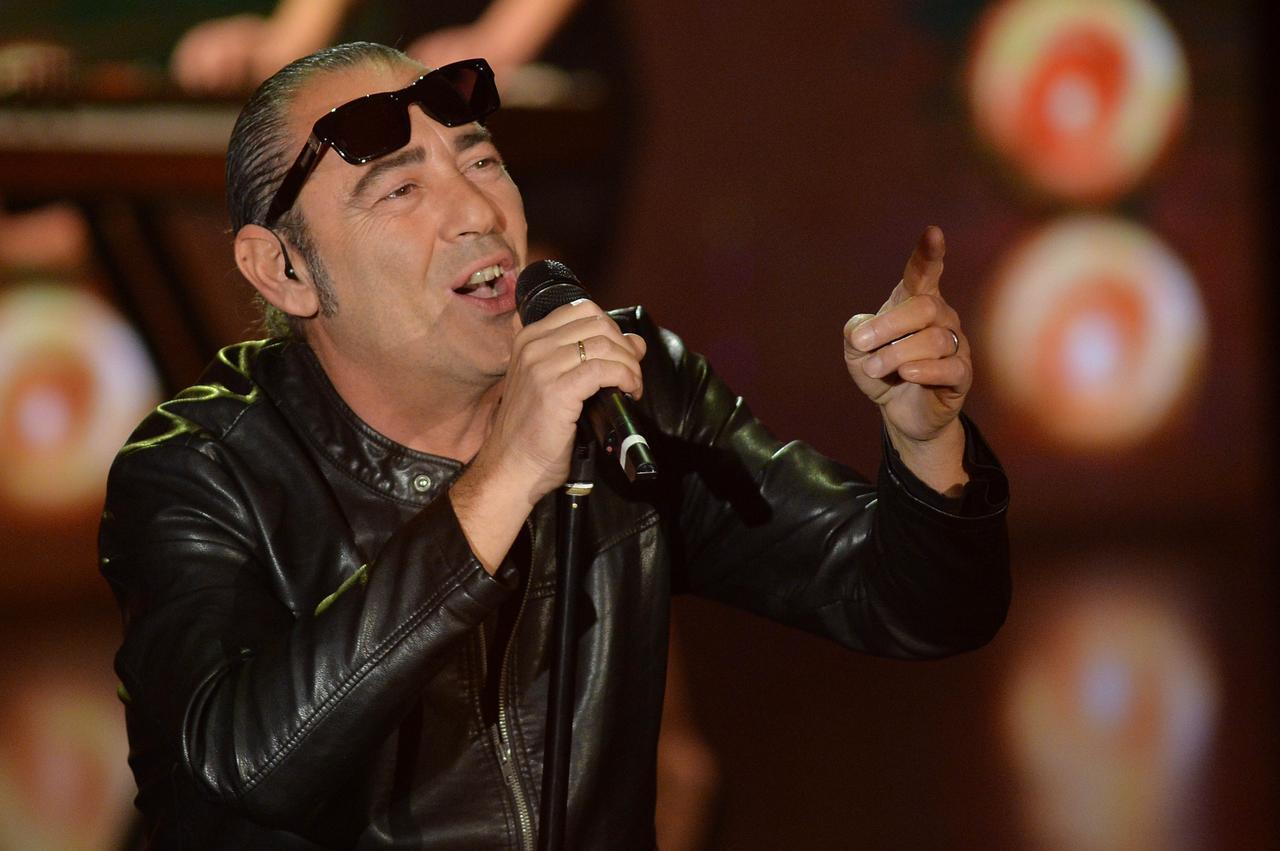 
	Luca Carboni&nbsp;

