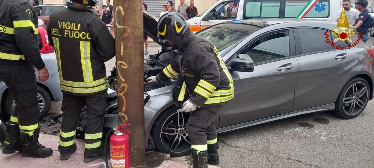 Macomer, cinque feriti nello scontro tra due auto: uno è in gravi condizioni