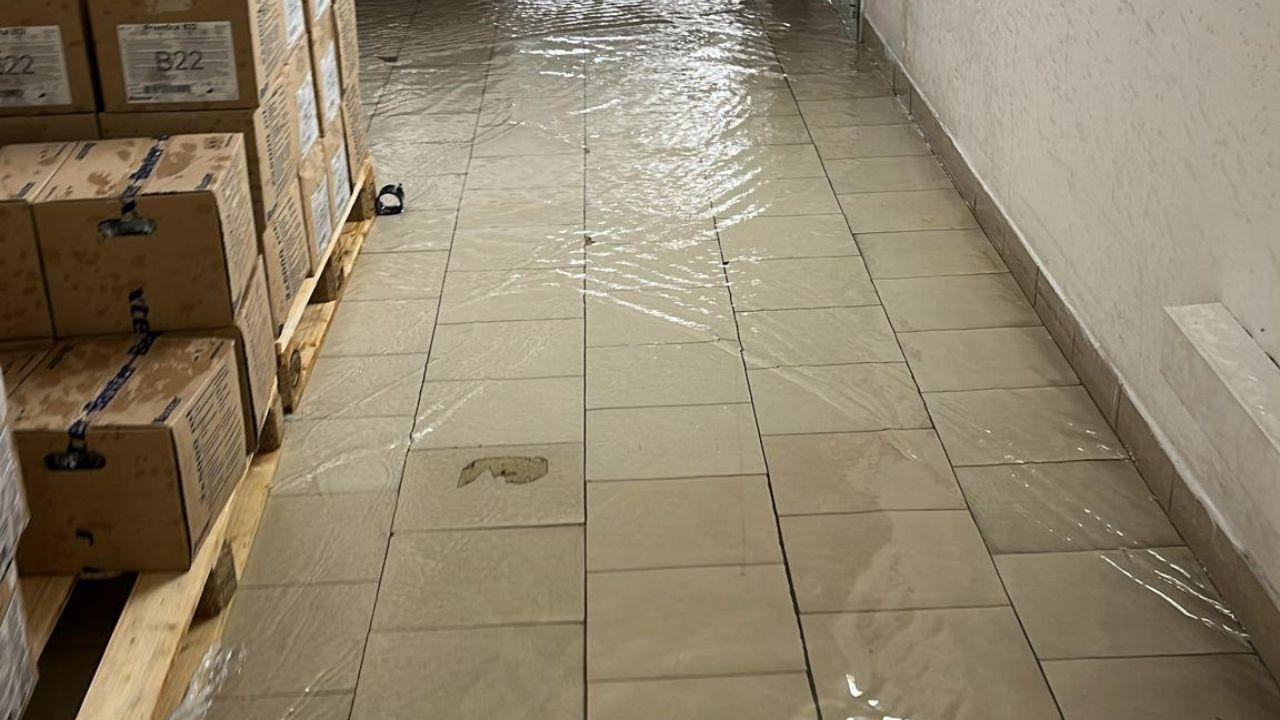 
	Un piano del seminterrato dell&rsquo;ospedale allagato

