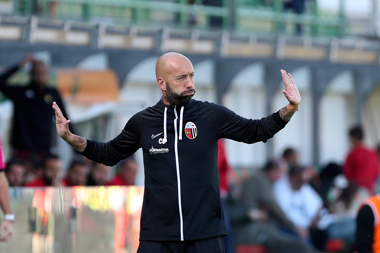 Derby Cesena-Modena, il doppio ex Bucchi: «Si giocherà a scacchi, con Bisoli gran rapporto»