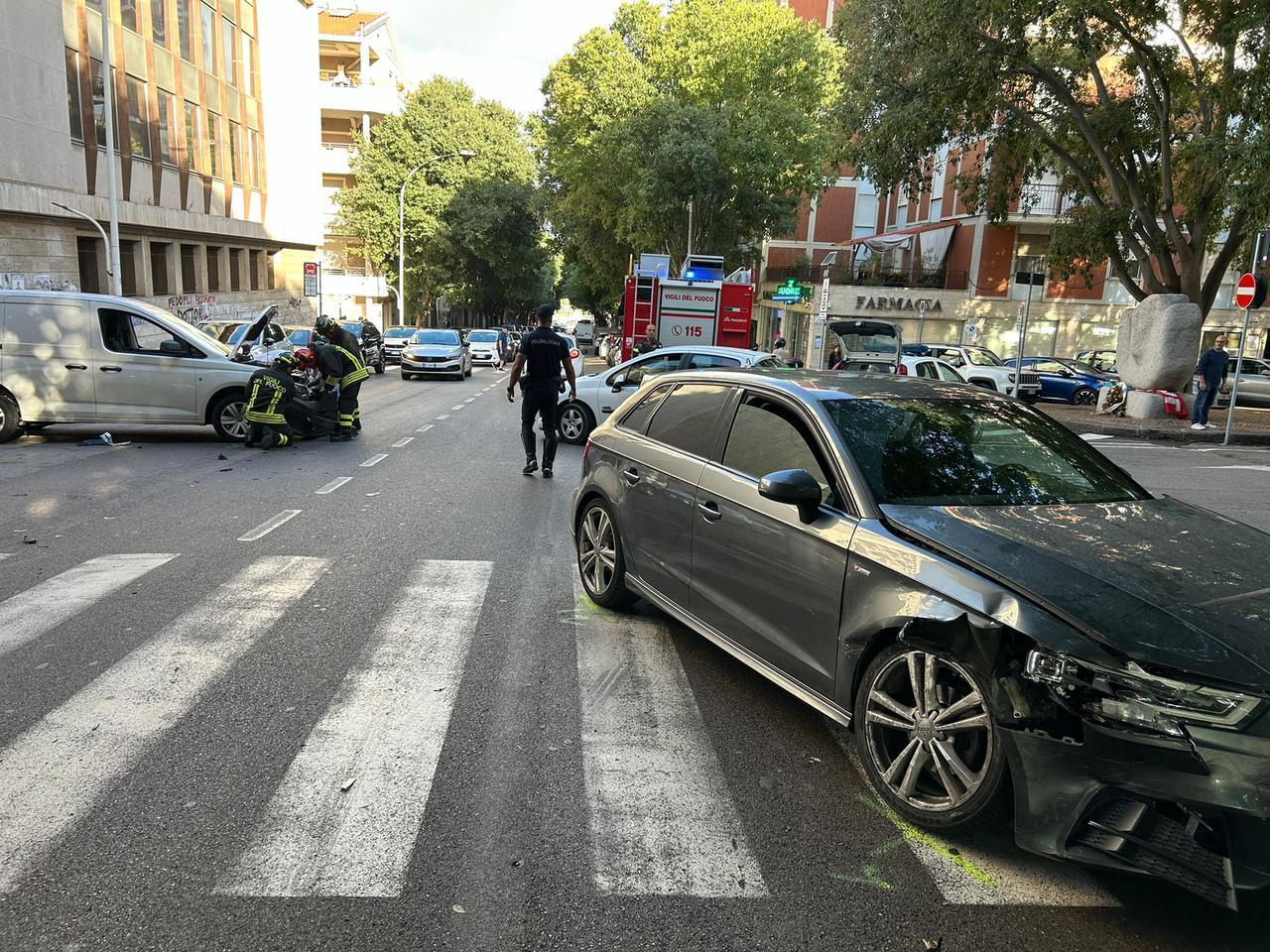Sassari, scontro auto-furgone per un mancato stop: ferita giovane mamma