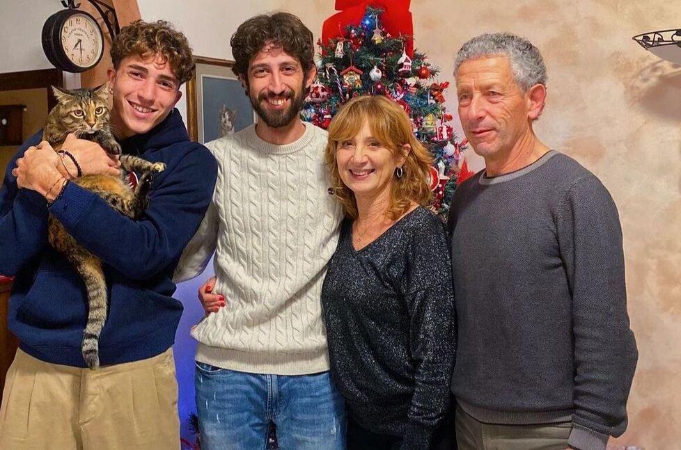 
	Alessandro Donati (al centro)&nbsp;insieme alla sua famiglia

