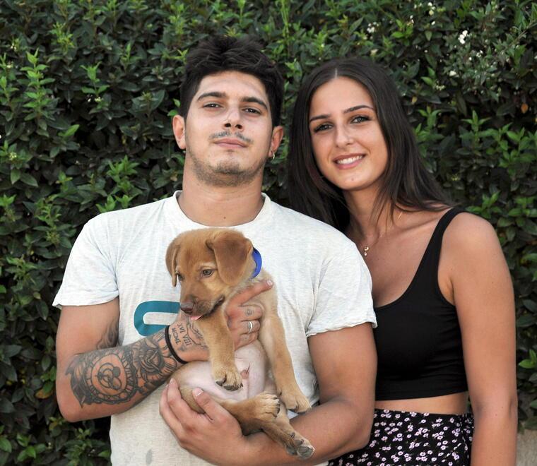 
	Stefano e Clarissa con il cucciolo Michi (foto Giancarlo Grassi)

