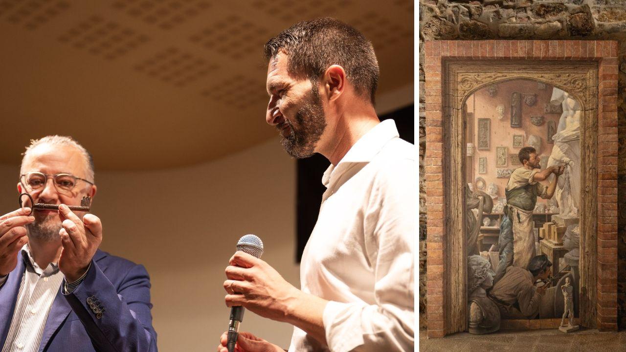 Il momento della consegna della chiave della casa a Stefano Lucà e l'opera con cui ha vinto il concorso