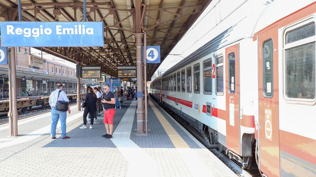 «Ascensore della stazione fuori uso da oltre un mese»