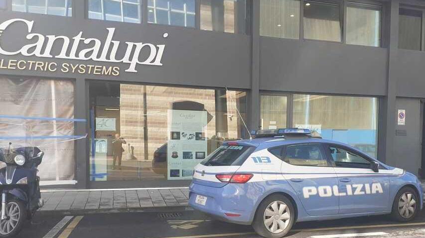 Una volante del commissariato di Viareggio sul luogo dove è morto Said Malkoun