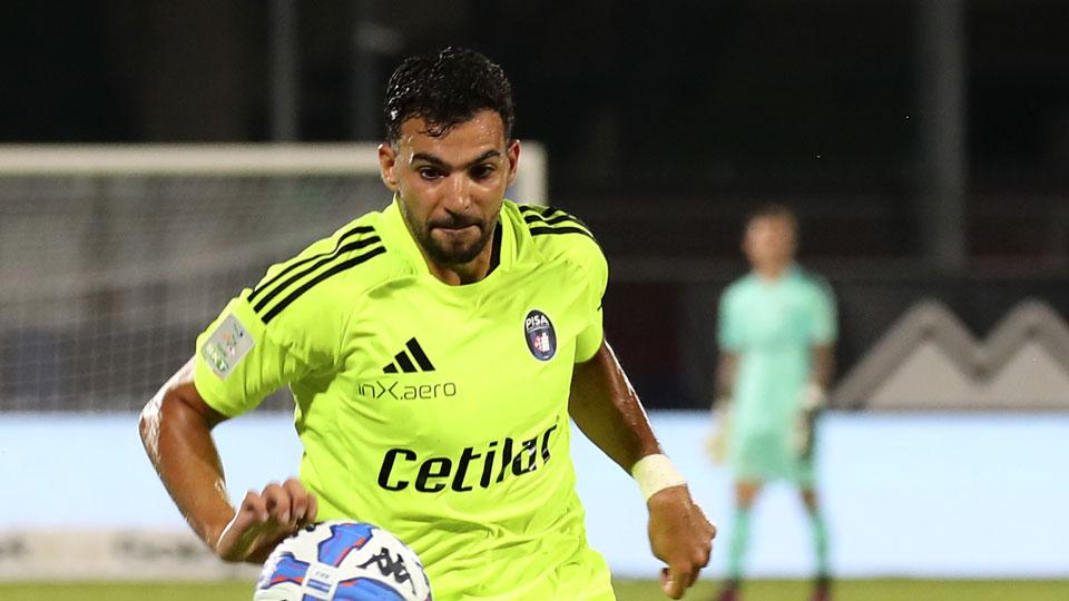 Mehdi Leris in azione con la maglia del Pisa
