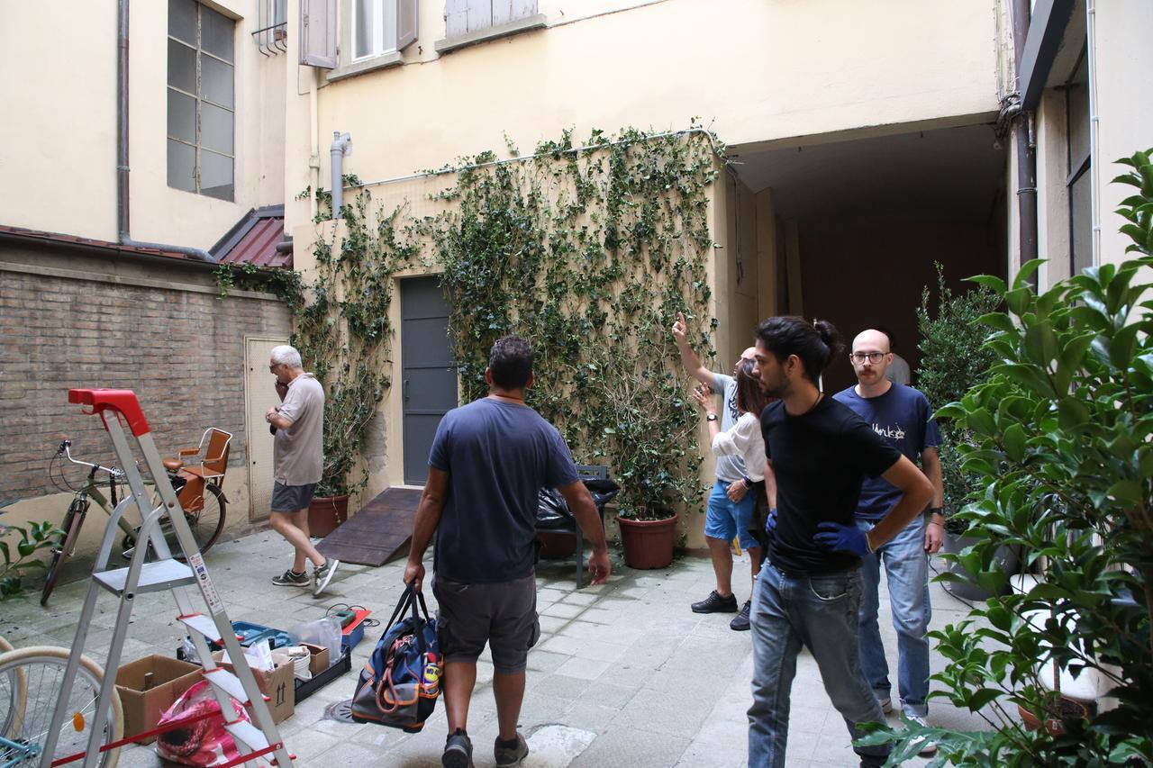 Via Emilia San Pietro diventa set cinematografico con Emanuele Aldrovandi