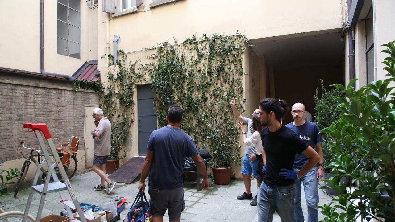 Via Emilia San Pietro diventa set cinematografico con Emanuele Aldrovandi