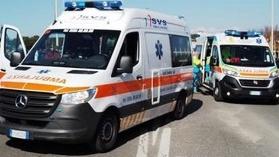 Livorno, anziana urtata dal camion per la raccolta rifiuti: soccorsa