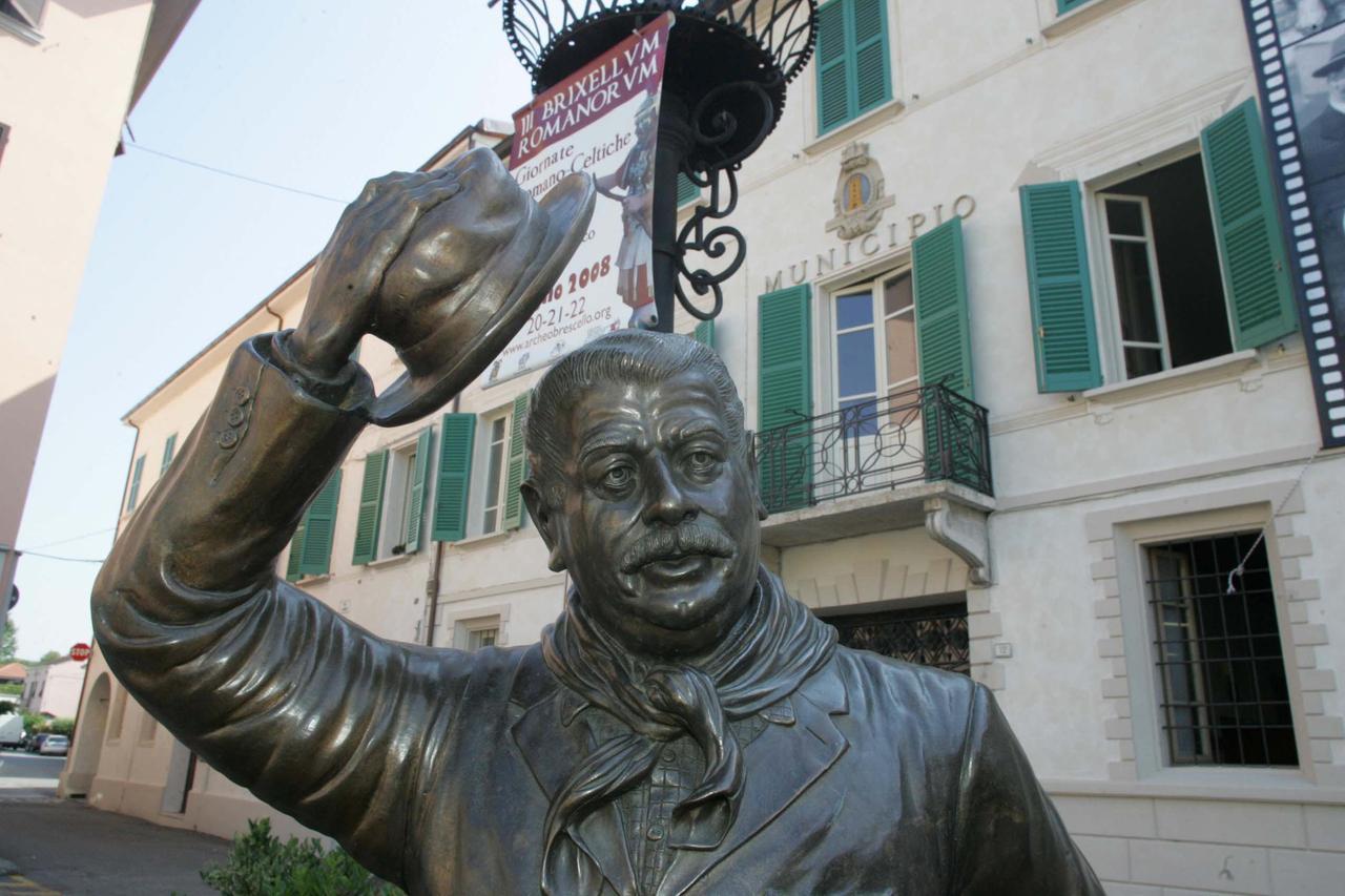 Al via riprese film tv Rai sulla vita di Guareschi, creatore di Don Camillo e Peppone