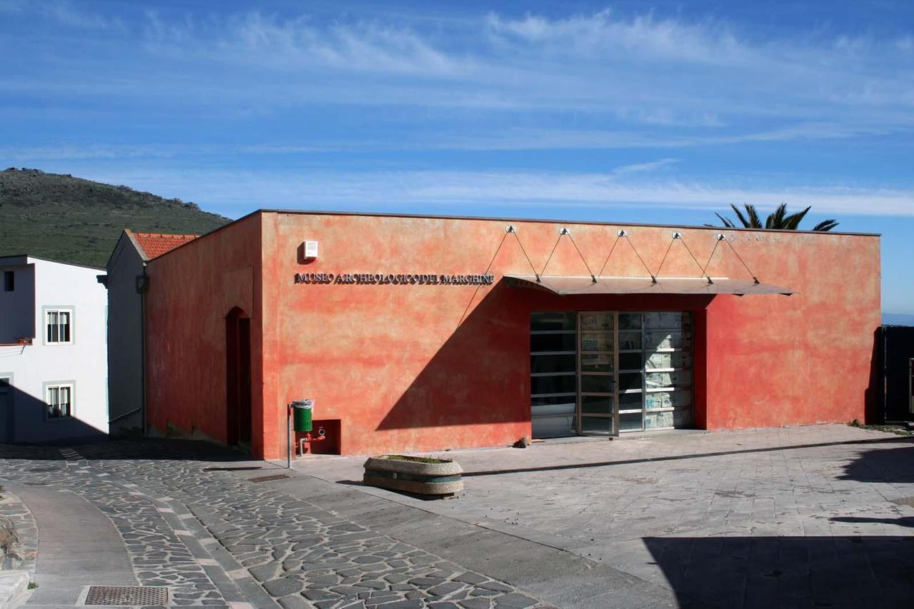 
	L'esterno del Museo archeologico di Macomer

