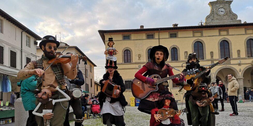 Artisti di strada, show e musica: "Effetto Garibaldi" illumina Livorno&nbsp;<br>
