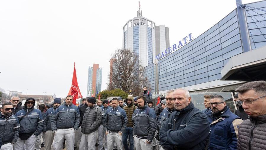 Stellantis, la mail ai lavoratori in cassa integrazione: «Volete acquistare una Maserati in sconto?»