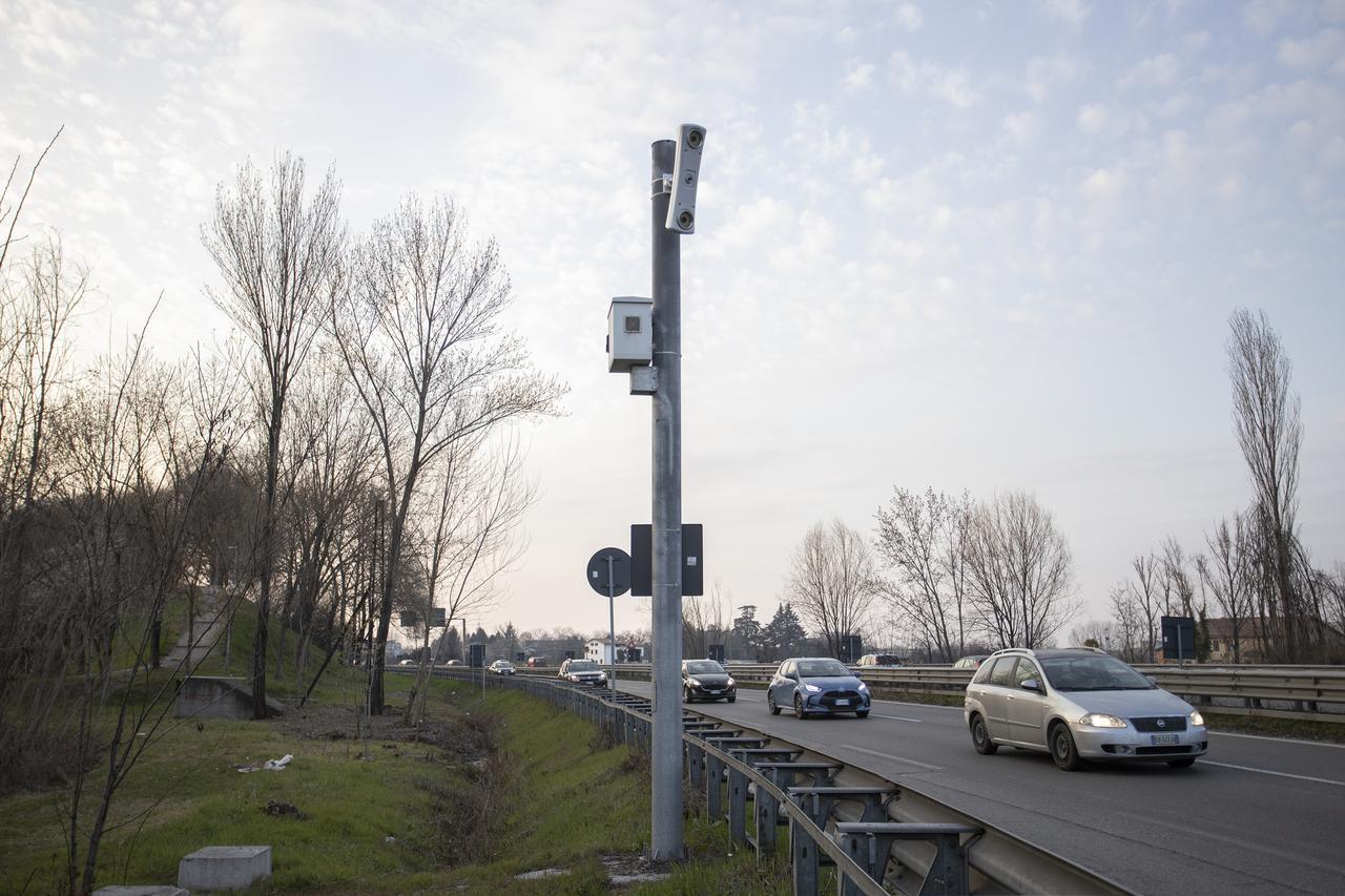 Diffidato il Comune di Modena: «Velox illegale, va spento»