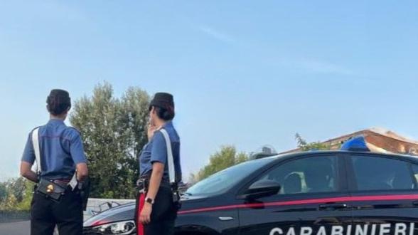 Scandiano, il braccialetto elettronico segnala lo stalker armato vicino all’ex