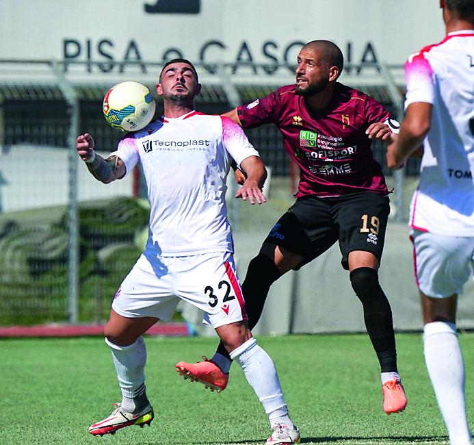 
	Espeche in azione contro la Vis Pesaro (foto Silvi)


