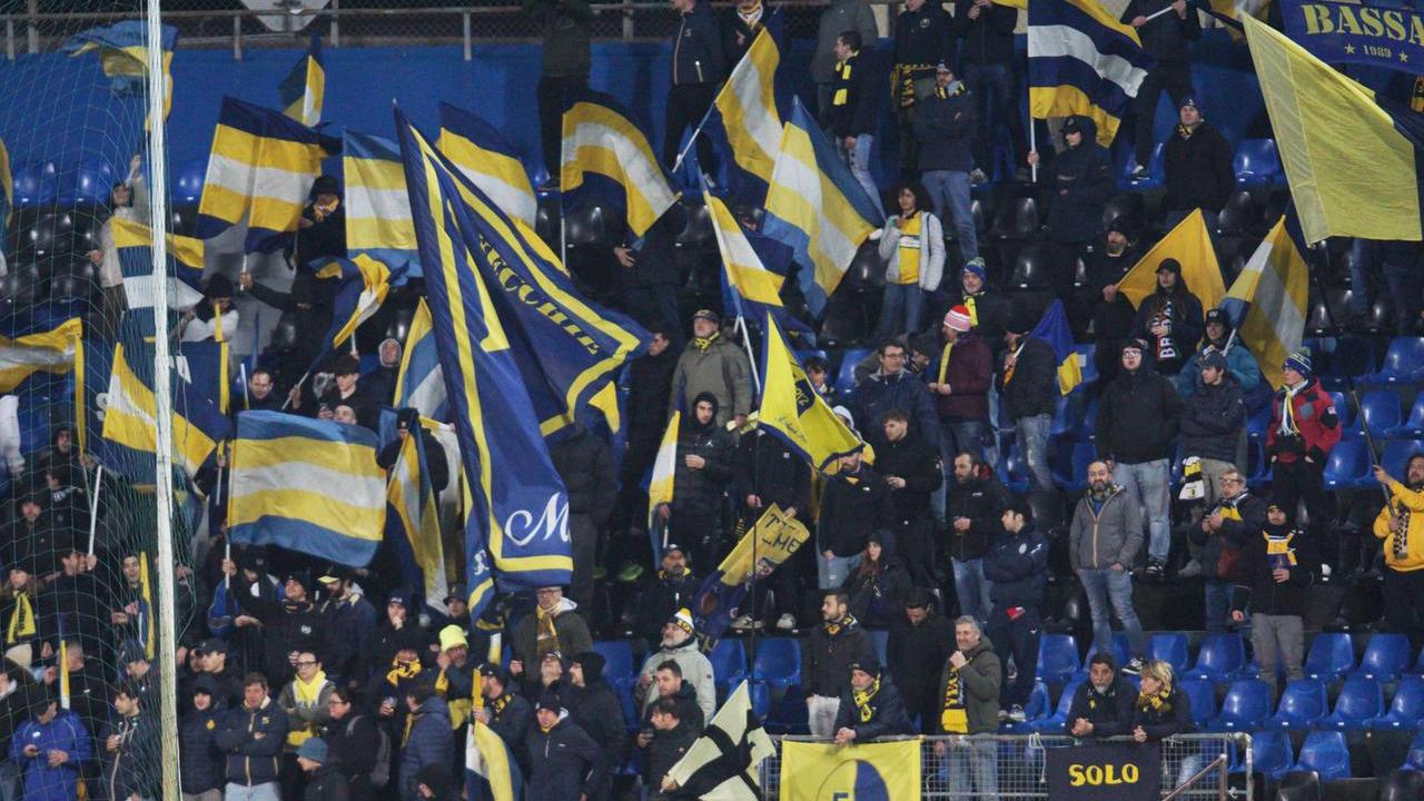 Oltre 1.600 tifosi modenesi in curva ospiti a Cesena