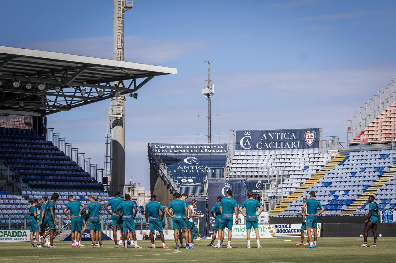 Il Cagliari sfida il Napoli, alla Domus biglietti esauriti