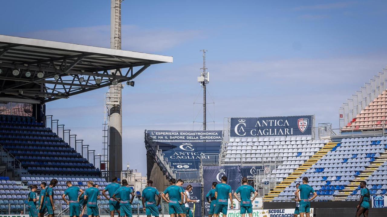Il Cagliari sfida il Napoli, alla Domus biglietti esauriti