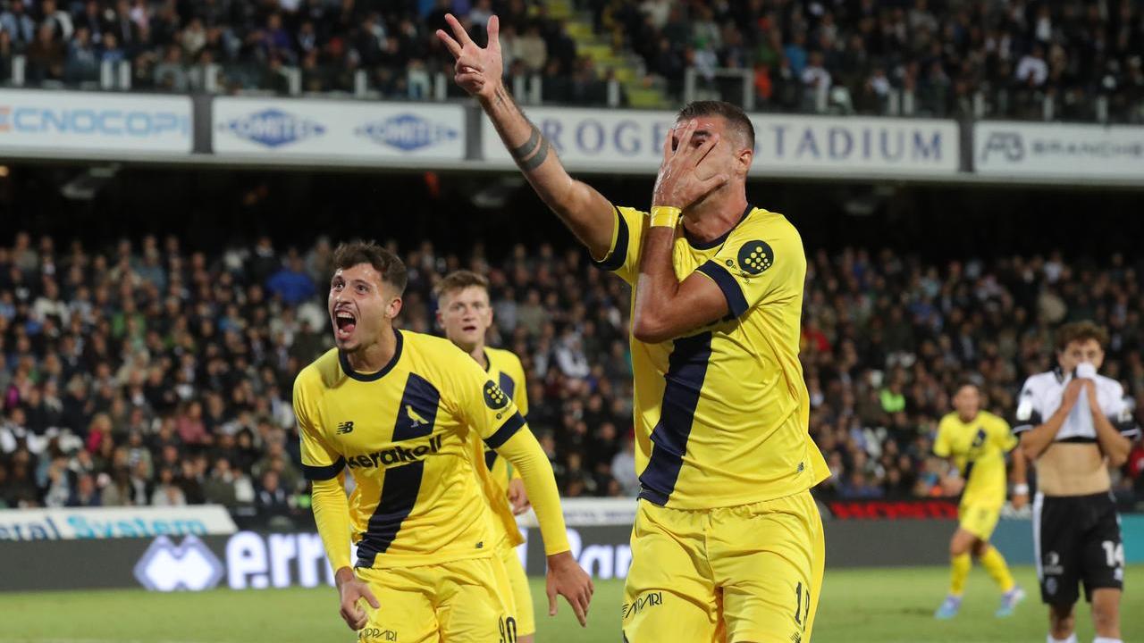 Zaro riprende il Cesena e regala un pari al Modena nel derby delle mille emozioni