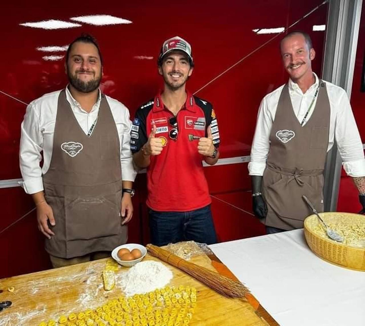 I cappelletti di Triglia per la MotoGp:  li assaggia anche Pecco Bagnaia