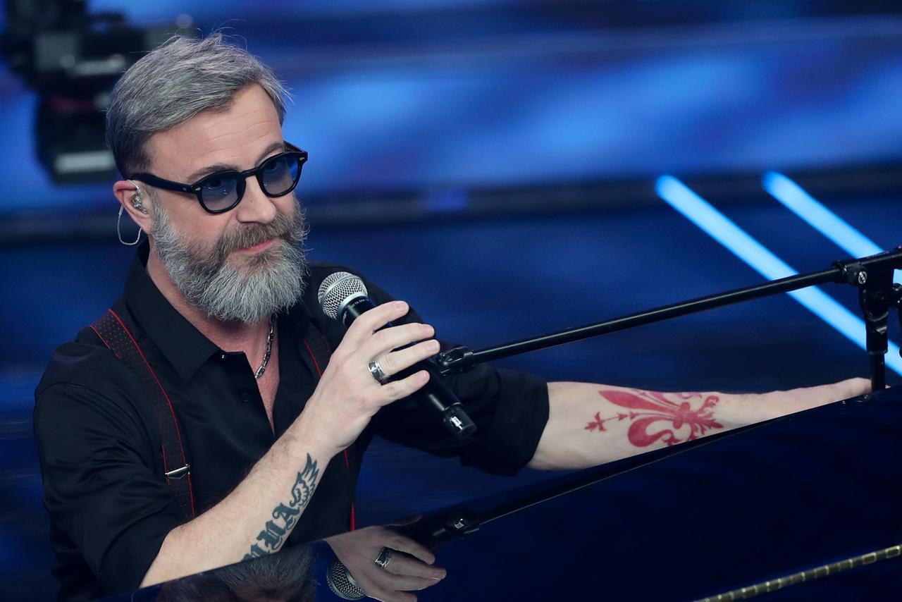 Marco Masini compie 60 anni: la grande festa in Toscana, l’assurdo pregiudizio e il celebre “vaffa”