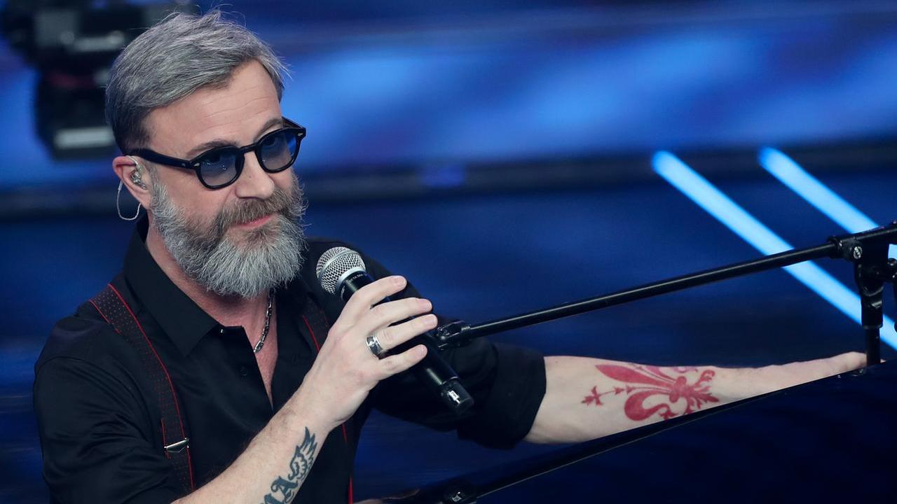 Marco Masini compie 60 anni: la grande festa in Toscana, l’assurdo pregiudizio e il celebre “vaffa”