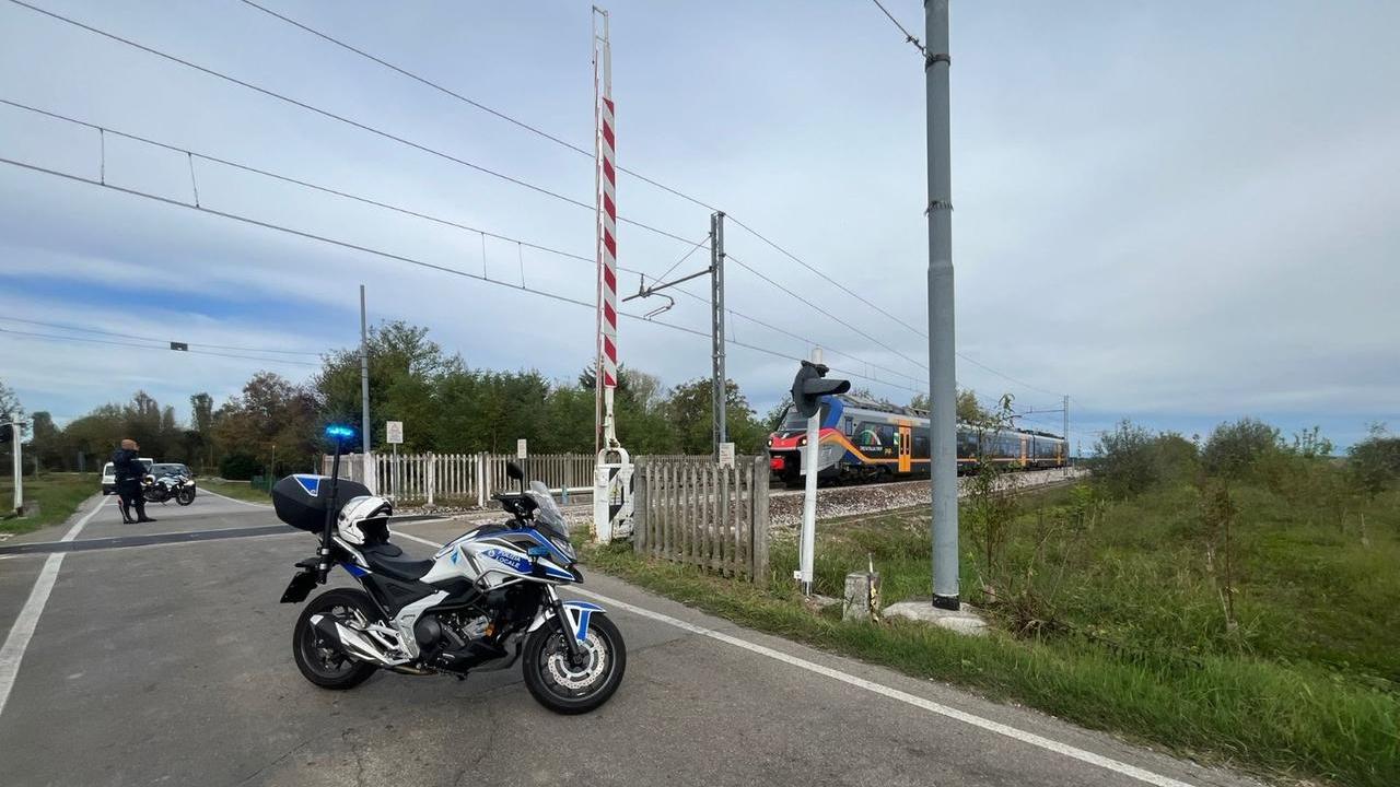 Guasto al passaggio a livello tra Carpi e Rolo, ritardi e treni cancellati