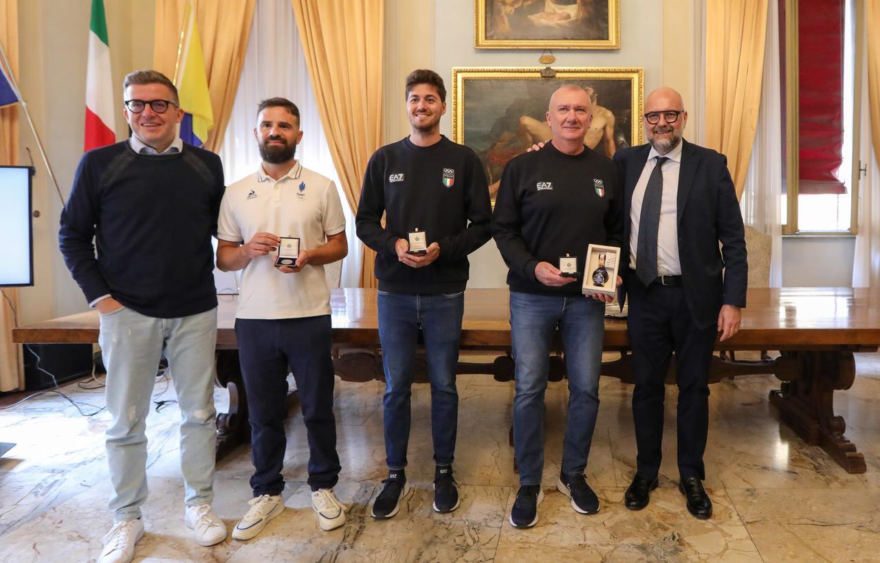 Volley, i medagliati alle Olimpiadi di Parigi premiati in Comune a Modena