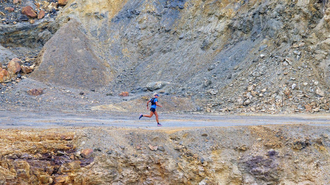 Si corre anche nei due storici siti minerari di Capoliveri e Rio Marina (nella foto)