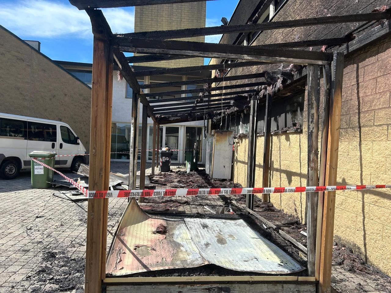 
	I danni all'esterno della chiesa (foto Paglianti)

