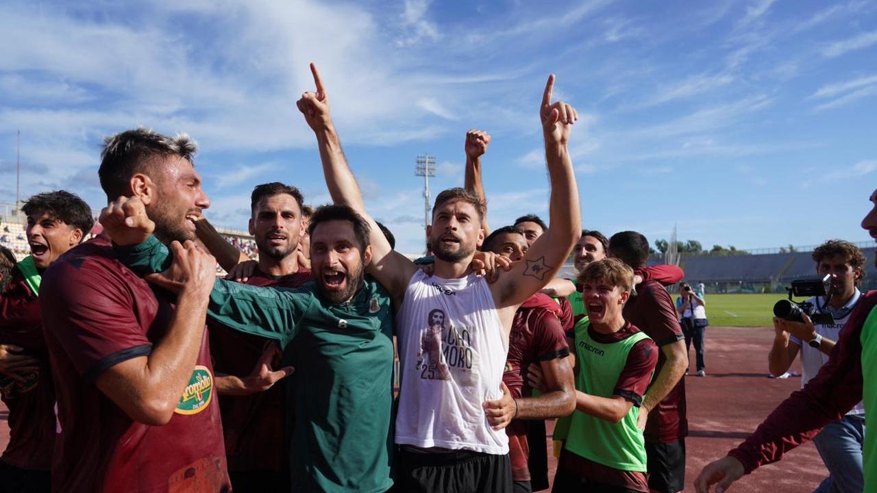 Livorno, rimonta amarcord: Luci e Dionisi stendono il Trestina nel nome di Morosini