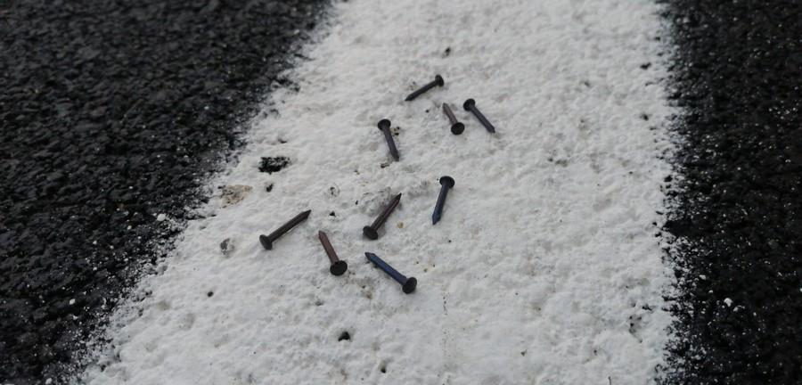 Chiodi sulle strade del Rally dell'Appennino, forano i piloti. I carabinieri cercano i responsabili