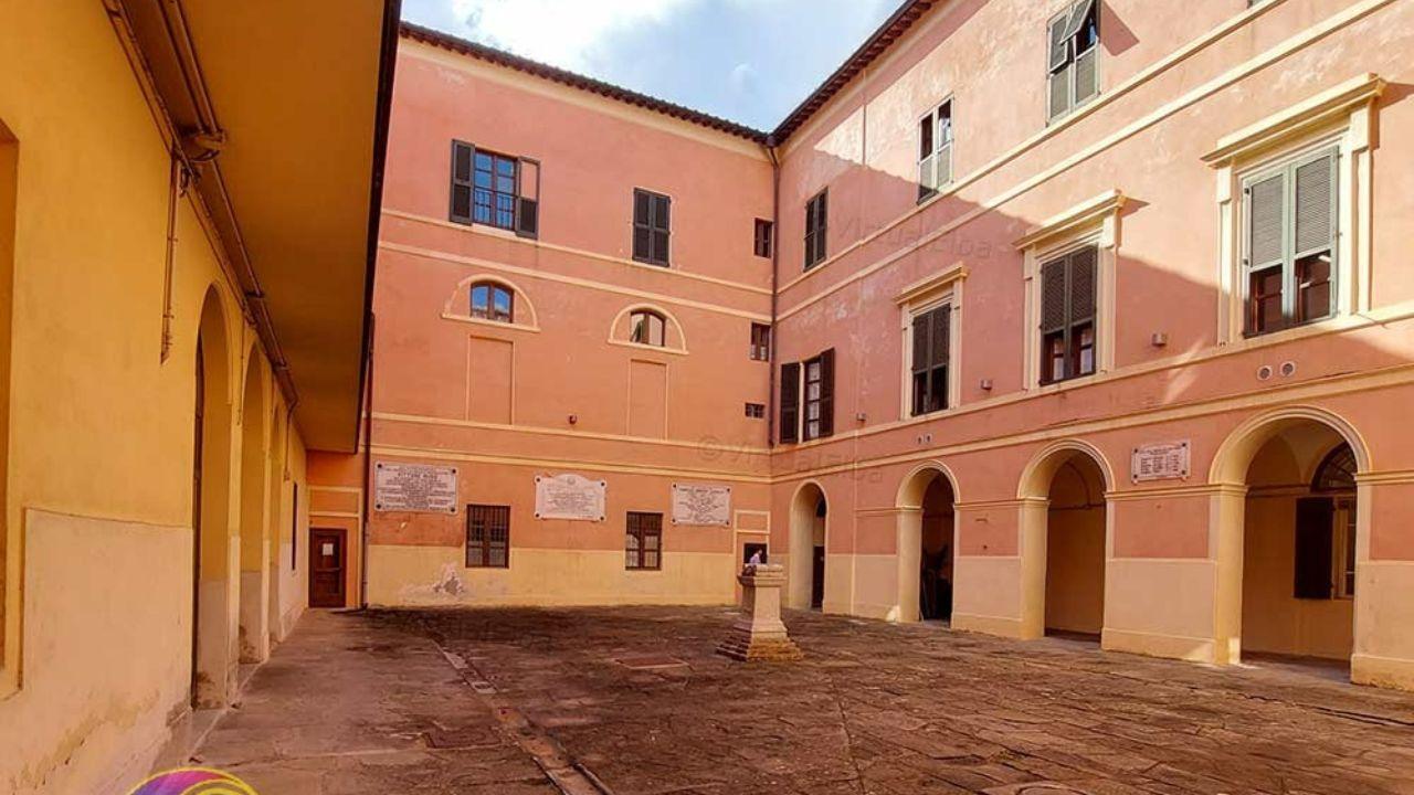 Il cortile del Palazzo della Biscotteria