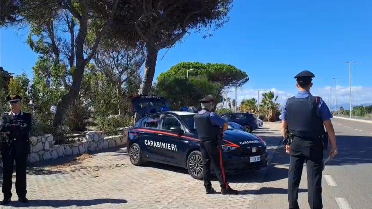Cagliari, controlli dei Nas sui locali del Poetto