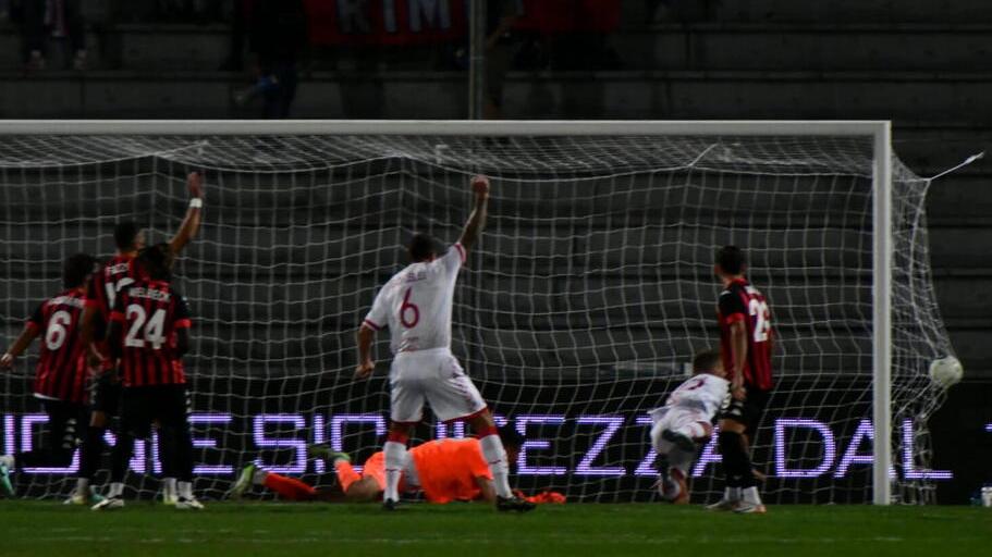 Un'azione del match (foto Fiorenzo Sernacchioli)